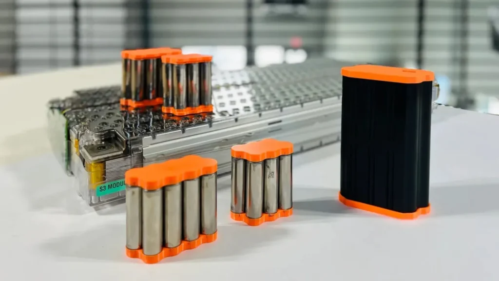 Los bloques de iones de litio y las baterías Tesla por re/cell