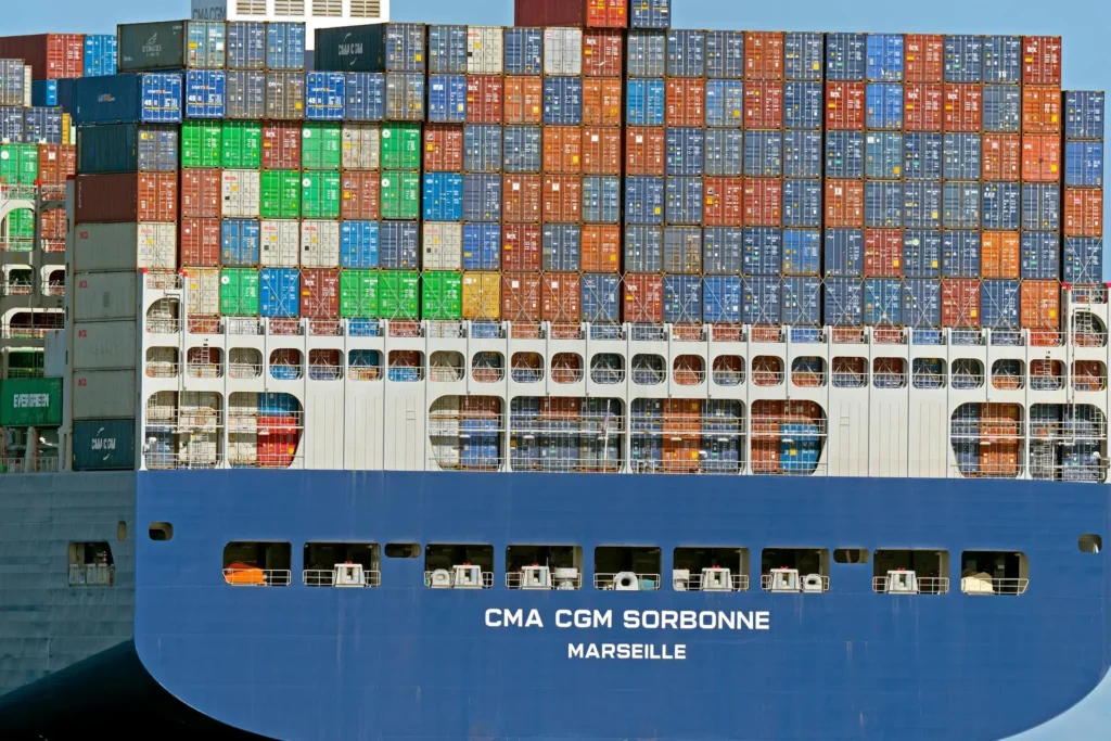 Los contenedores de CMA CGM se perdieron por climas adversos