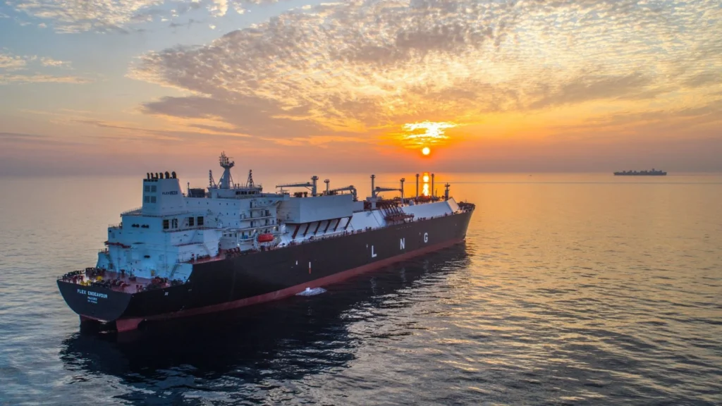 Flex LNG extiende contratos de los buques Flex Resolute y Flex Courageous