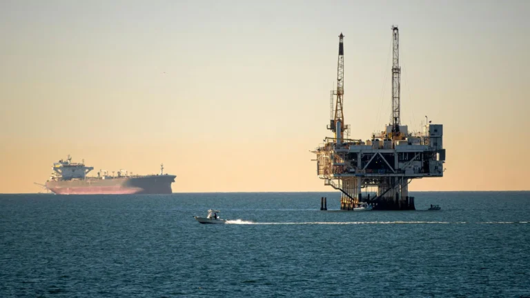 Los desajustes en la curva de precios del petróleo