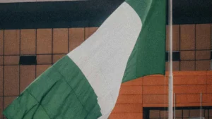 Nigeria proyecta 50.000 millones de dólares en hidrocarburos para competir con Guyana