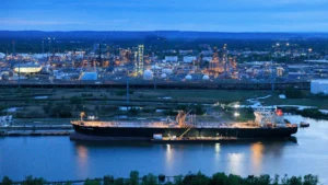 Phillips 66 supera previsiones y vuelve a terreno positivo gracias a la mejora de márgenes