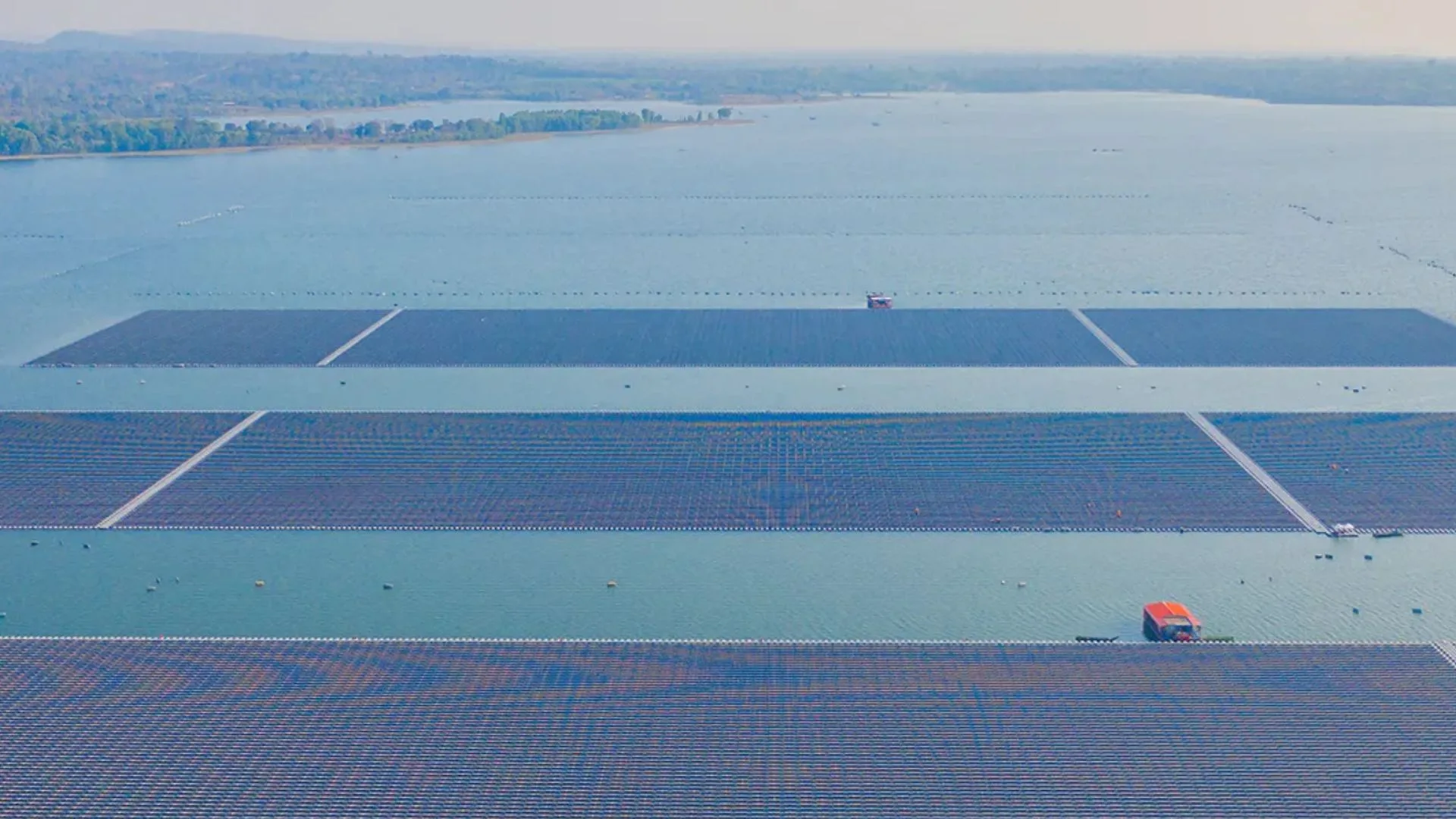 Los requisitos de diseño para estructuras de energía solar flotante