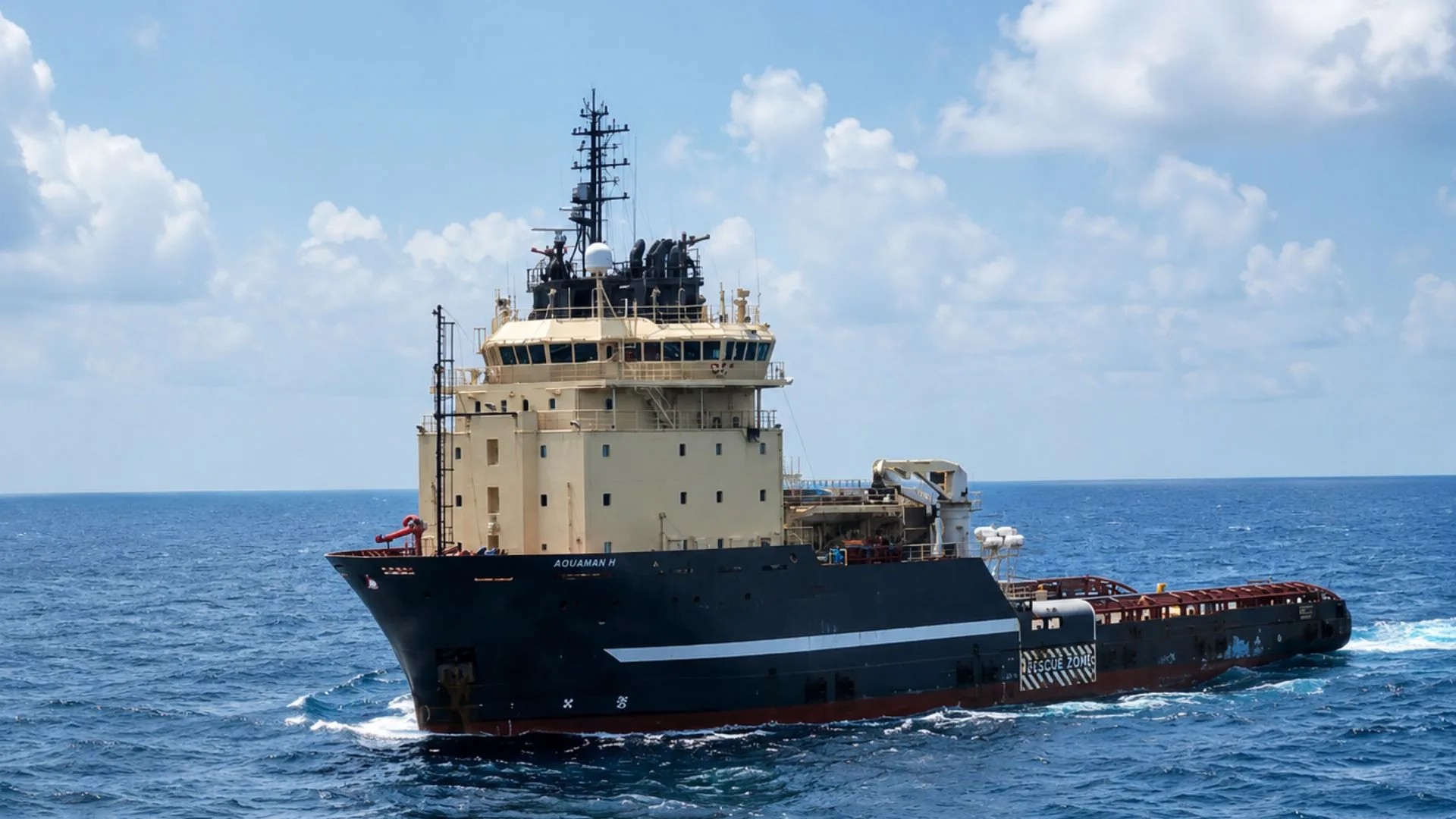 Los servicios submarinos, infraestructura y embarcaciones operativas