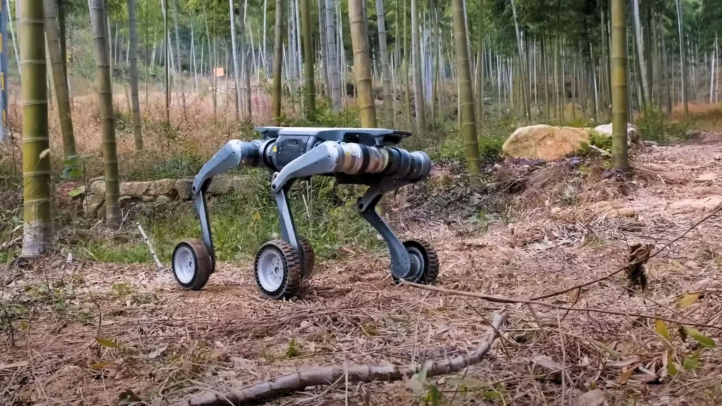 robot cuadrúpedo de DEEP Robotics