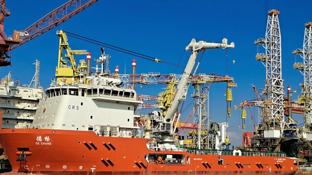 La empresa MacGregor y la entrega de grúa AHC de 100 toneladas para buque de apoyo de buceo