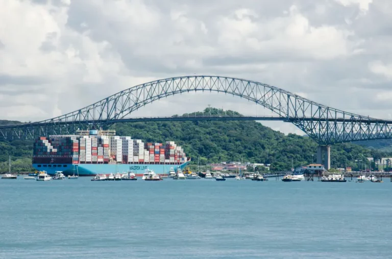 Maersk en el Canal de Panamá