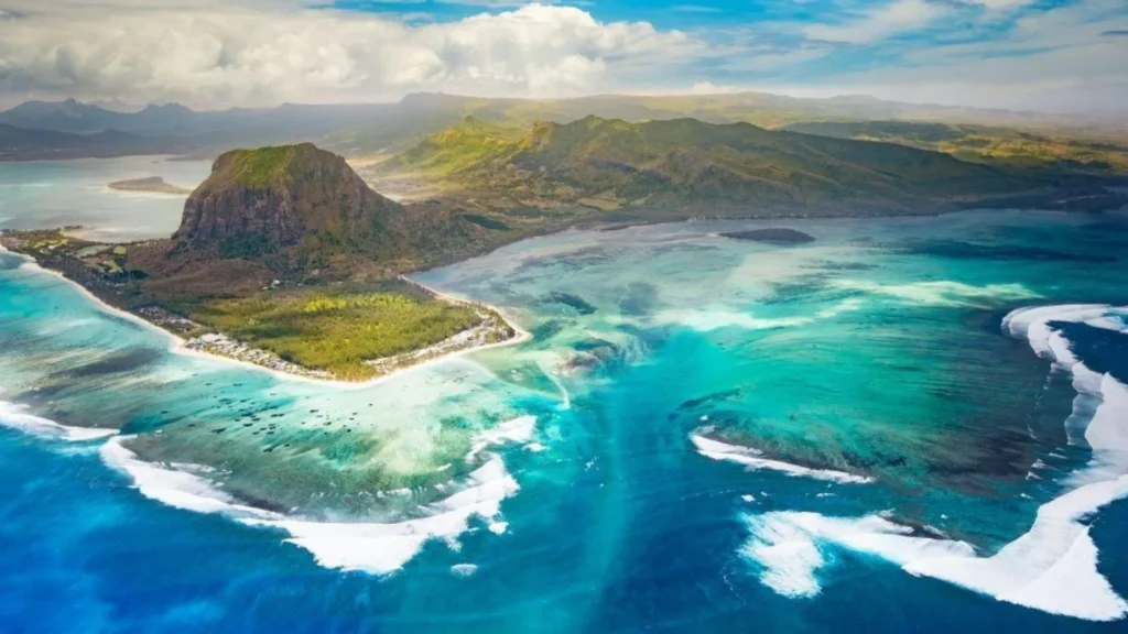 Seaturns conecta su primer parque undimotriz a red en Mauricio