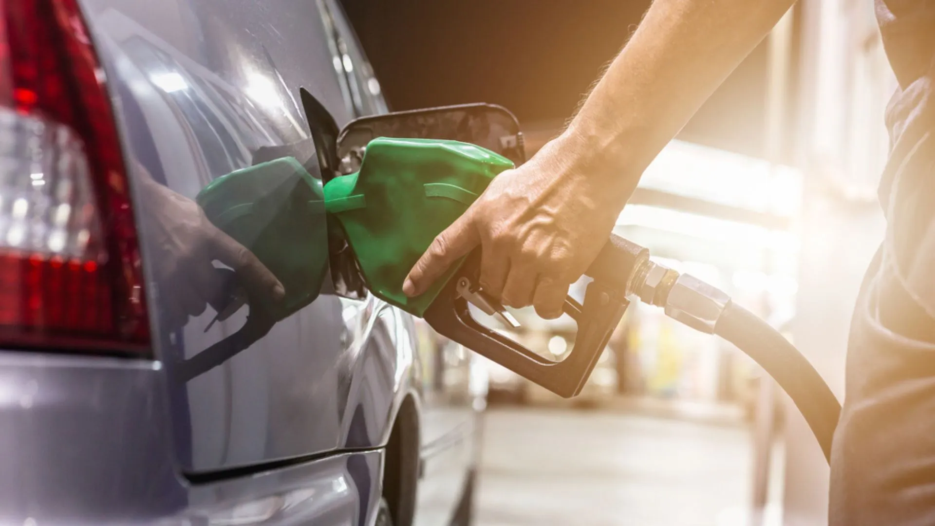 México analiza enviar combustible a Cuba