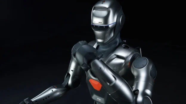 Robot humanoide logra una voltereta frontal