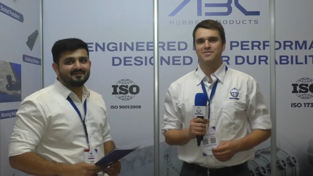 Monil Patel, Managing Director de ABC Rubber Products, durante una entrevista sobre los avances en defensas marinas en el evento SLOM 2025.