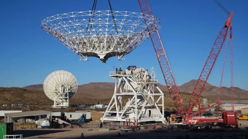 Antena espacial DSS-23