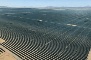NEOM completa la construcción de su megaplanta de hidrógeno verde y entra en la fase de arranque