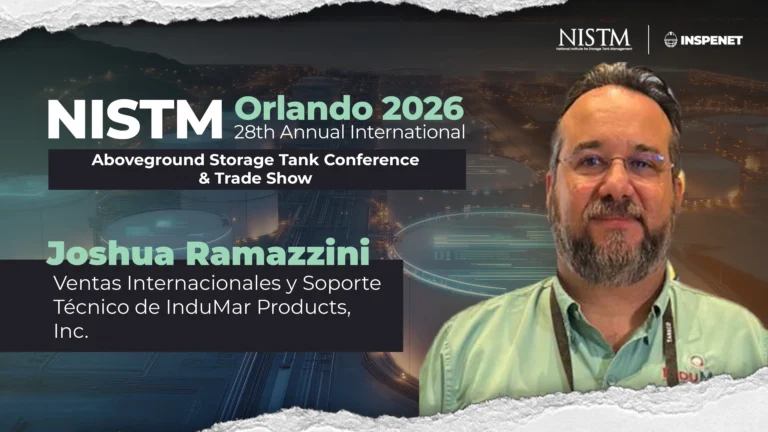 Joshua Ramazzini en NISTM 2026 hablando sobre tuberías industriales y soluciones de InduMar.