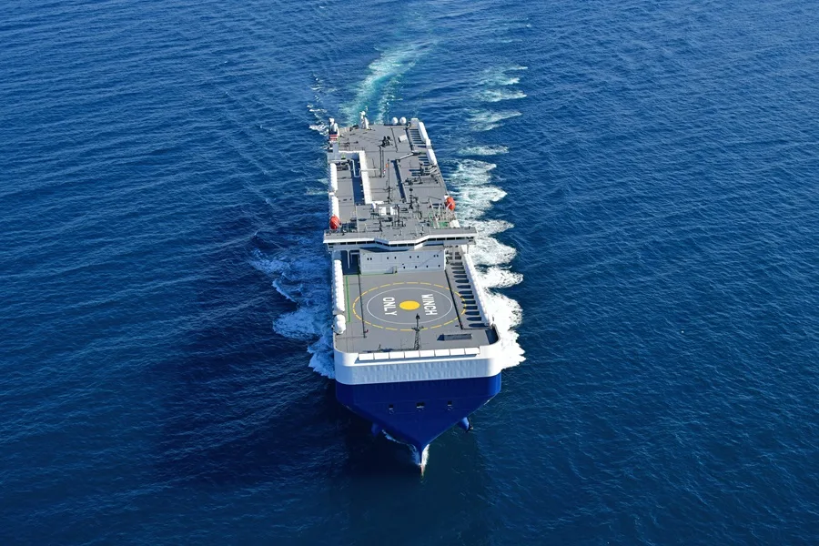 NYK inició una prueba de un año con uso continuo de B100 en un trasporte de autos