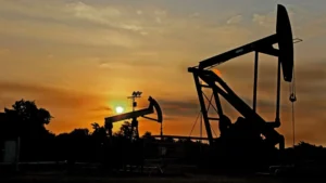 Venezuela aprueba ley que permite autonomía comercial a petroleras privadas