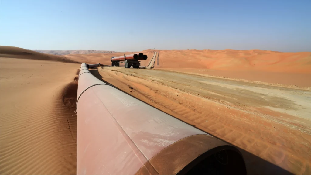 Emiratos Árabes Unidos acelera nuevo oleoducto para evitar Ormuz