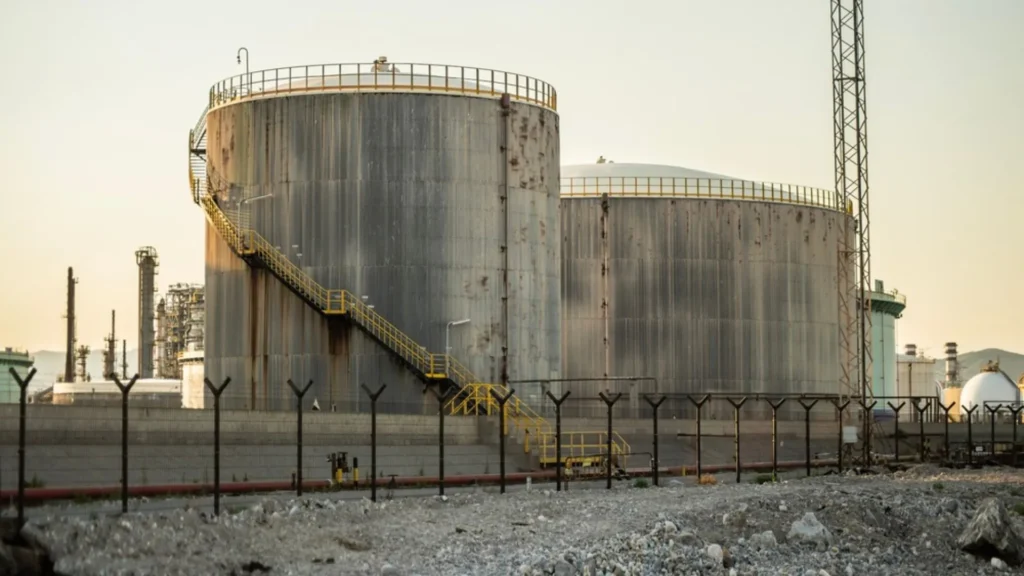 ONGC construirá una reserva estratégica de petróleo de $736 millones en India