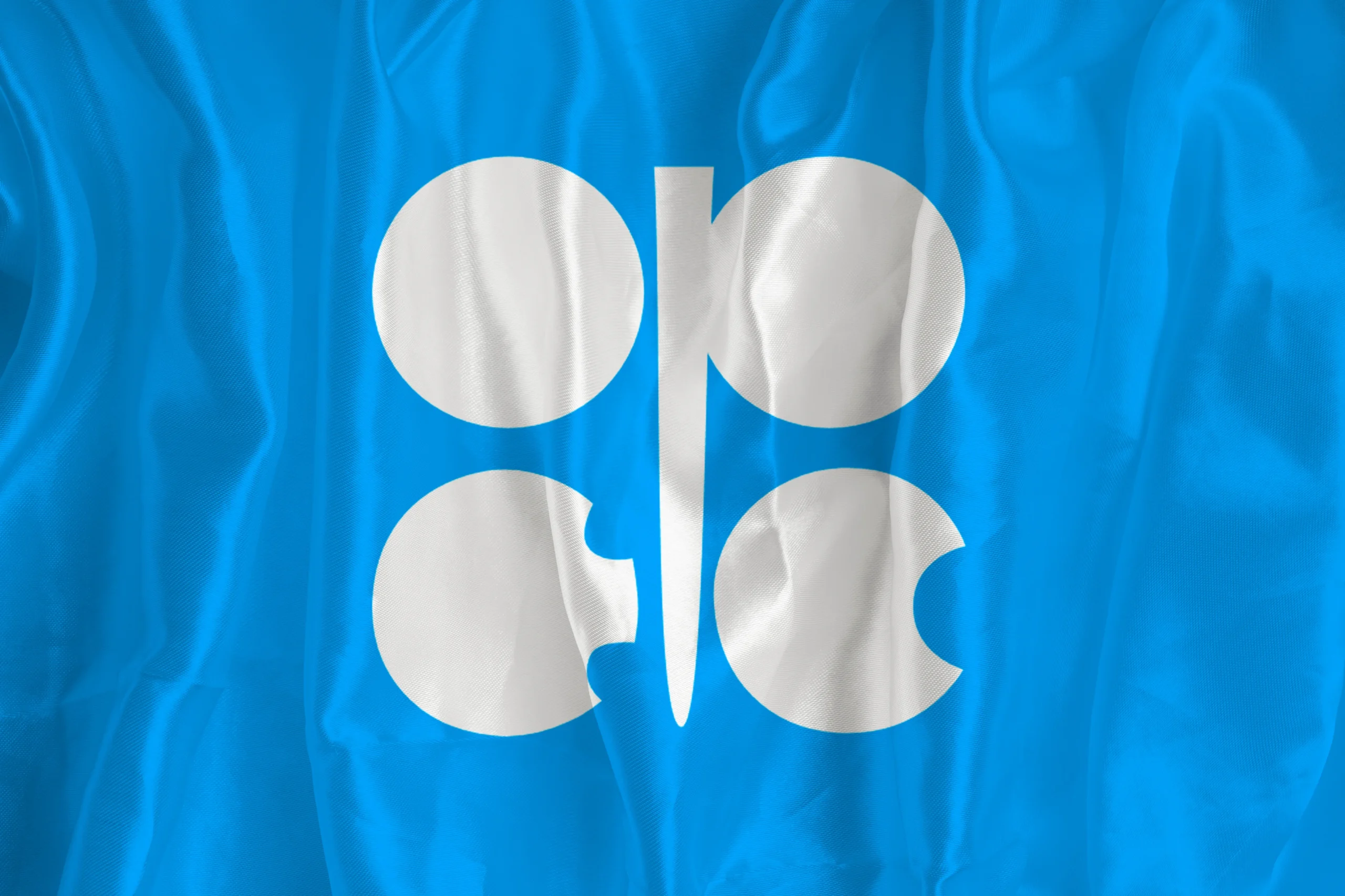 OPEC+ analiza el impacto de las interrupciones en el estrecho de Ormuz sobre el suministro mundial de petróleo.
