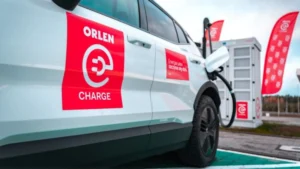 ORLEN inaugura su primer centro de carga ultrarrápida para autos eléctricos