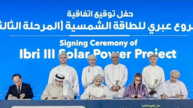 Omán lanza planta solar de 500 MW con BESS