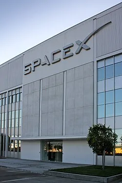 OpenAI, afirmó que la compañía mantiene conversaciones con SpaceX para intentar resolver la situación