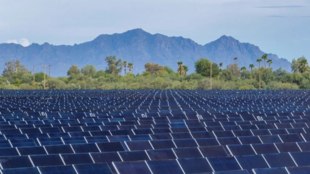 Las empresas Ørsted y SRP lanzan el mayor proyecto solar y de almacenamiento de energía