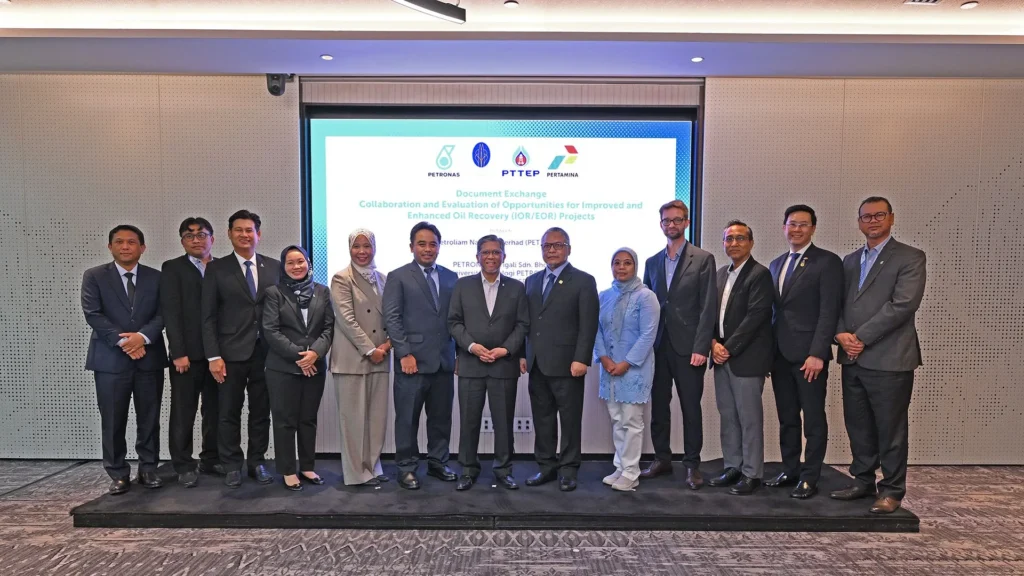 PETRONAS firma alianza regional para recuperación de petróleo offshore