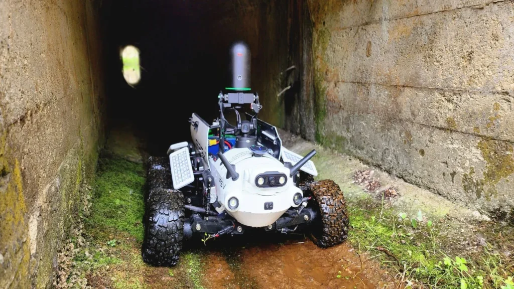 PIPE-i Un robot que inspecciona alcantarillas y espacios confinados