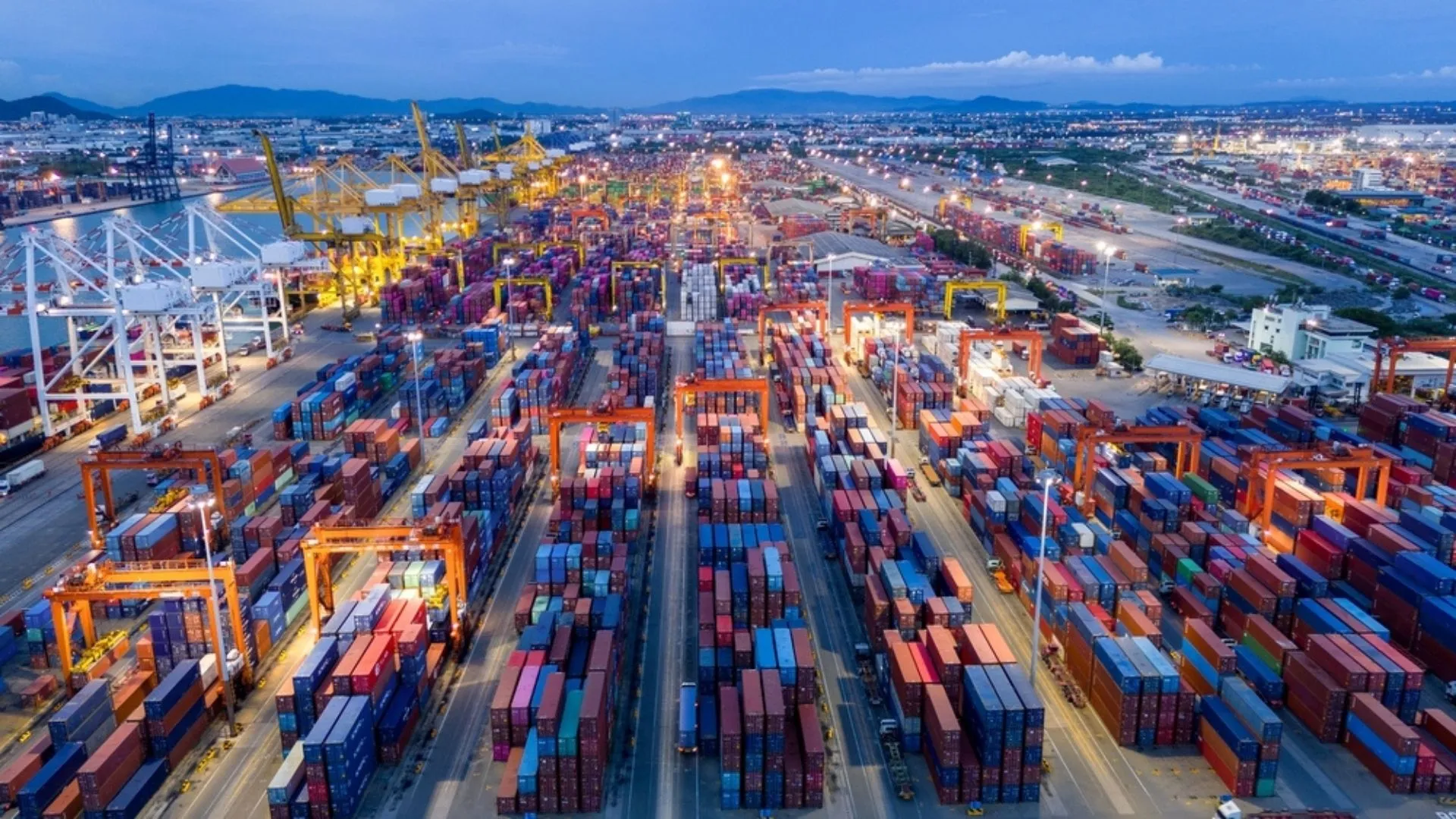 PSA International supera 105M TEUs