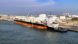 Pakistán busca combustible alternativo en Rusia, Nigeria y Venezuela por la crisis de suministro