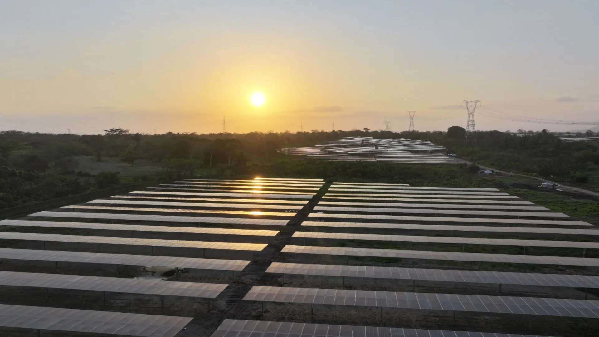 Parque solar Atlántico ya opera con 180 MW