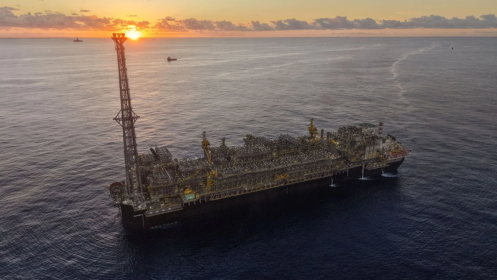 Petrobras P-79 inicia producción en Búzios 8