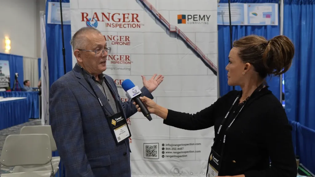 Phil Myers, director de PEMY Consulting, siendo entrevistado en el evento NISTM 2025.