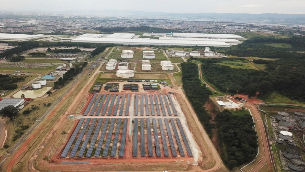 Transpetro's solar photovoltaic plant at the Guarulhos Terminal, integrated with fuel storage facilities.
