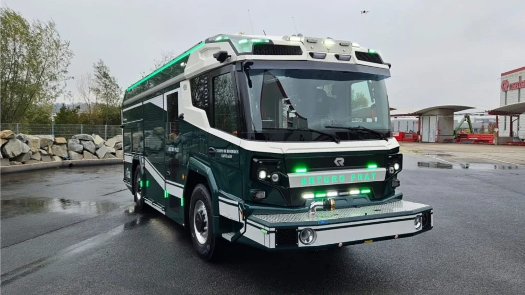 Primer carro bomba eléctrico llega a Chile
