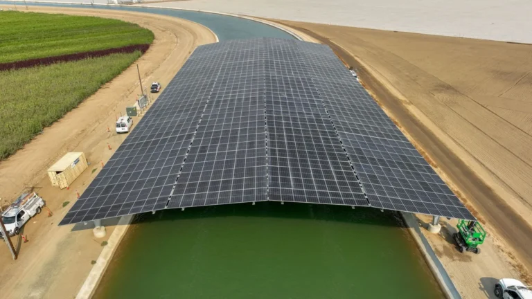Proyecto Nexus con paneles solares