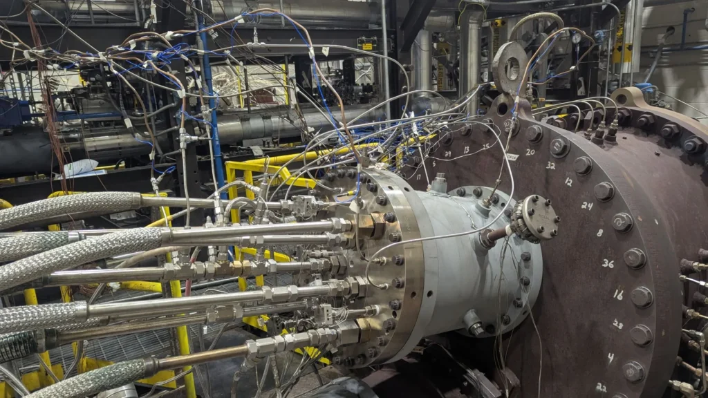 GE Vernova prueba turbinas con hidrógeno puro para reducir emisiones