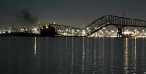 Puente en Baltimore se derrumbó al ser impactado por un barco