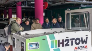 El puerto de Bilbao prueba tractor de hidrógeno para operaciones logísticas