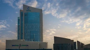 QatarEnergy entra en bloque estratégico de exploración frente a la costa egipcia