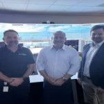 Representantes de Reach Subsea y Beacon Offshore durante la firma de un acuerdo estratégico para proyectos submarinos offshore en Australia.