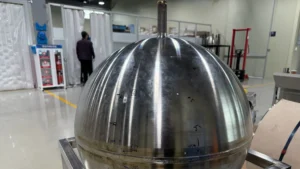 Realizan prueba de presión criogénica para un recipiente de titanio impreso en 3D