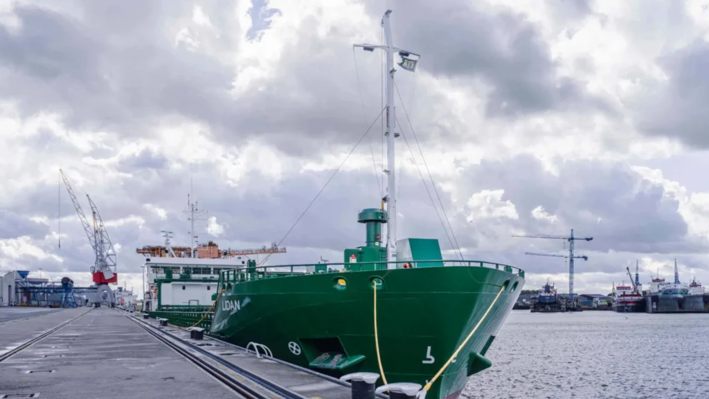 Buque híbrido enchufable MV Lidan