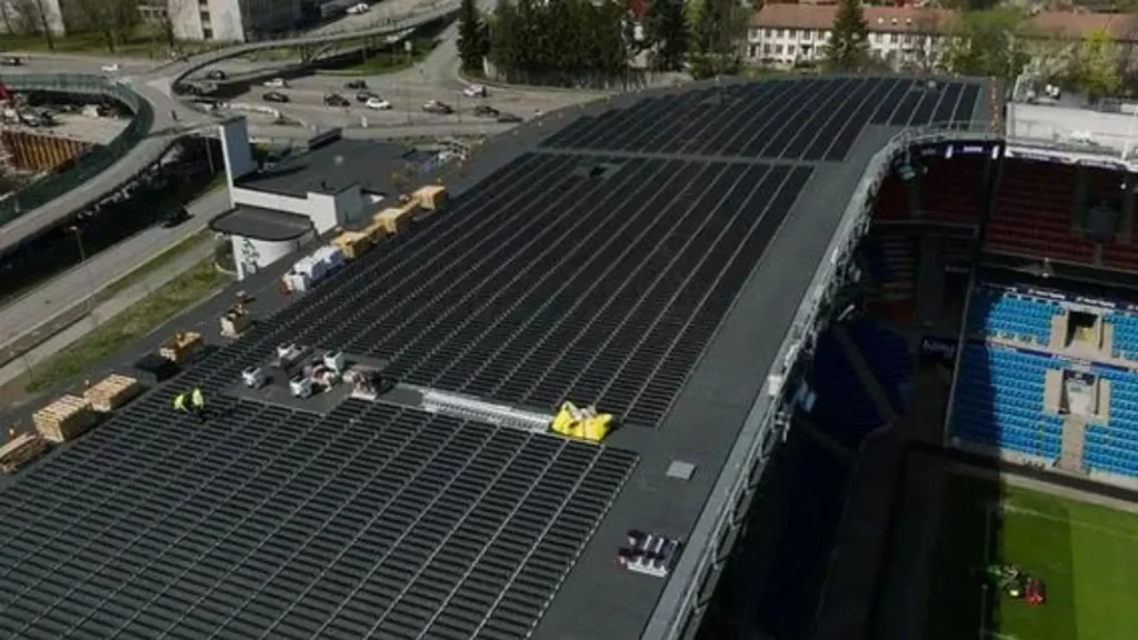 La instalación solar vertical más grande