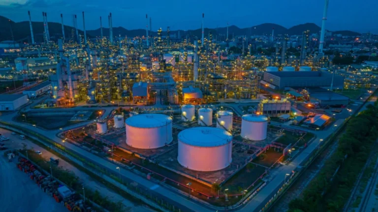 Refinerías de Japón aseguran suministro de crudo