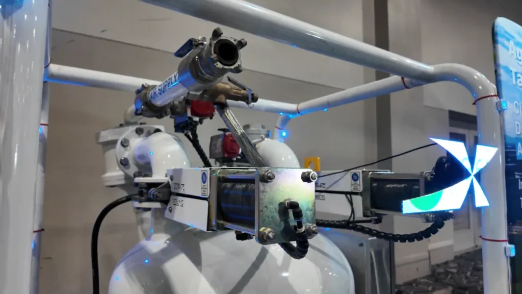 Unidad ATR 360 de Agellus exhibida durante el evento NISTM 2025, especializada en inspección interna de tanques activos.