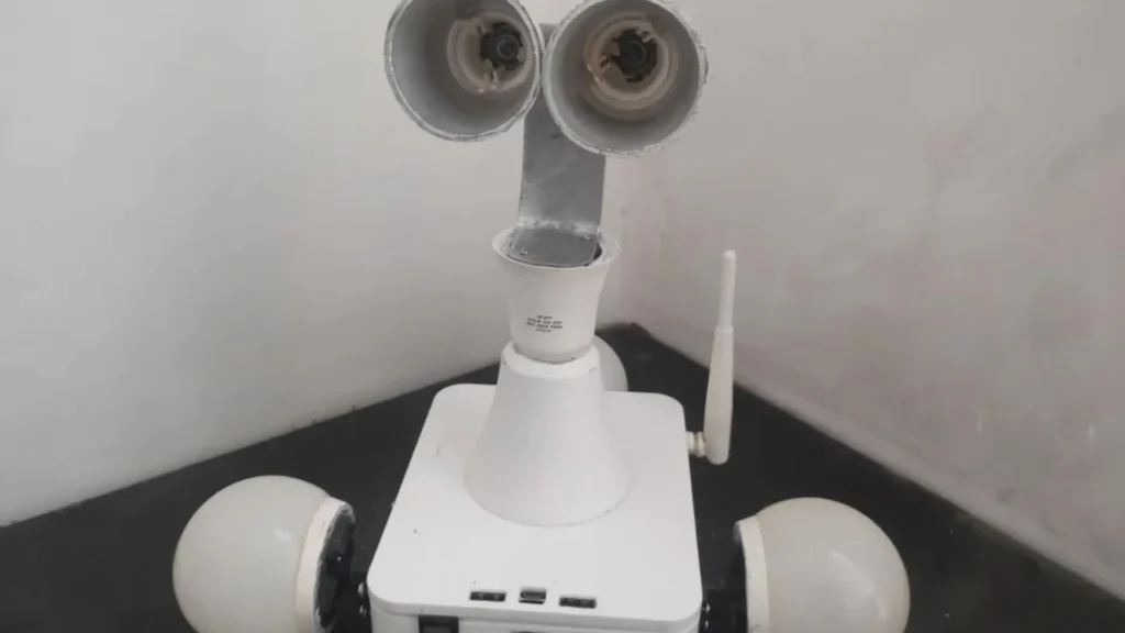 Robot hecho de basura