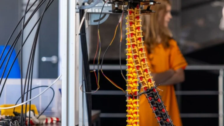 Robot submarino tentacular