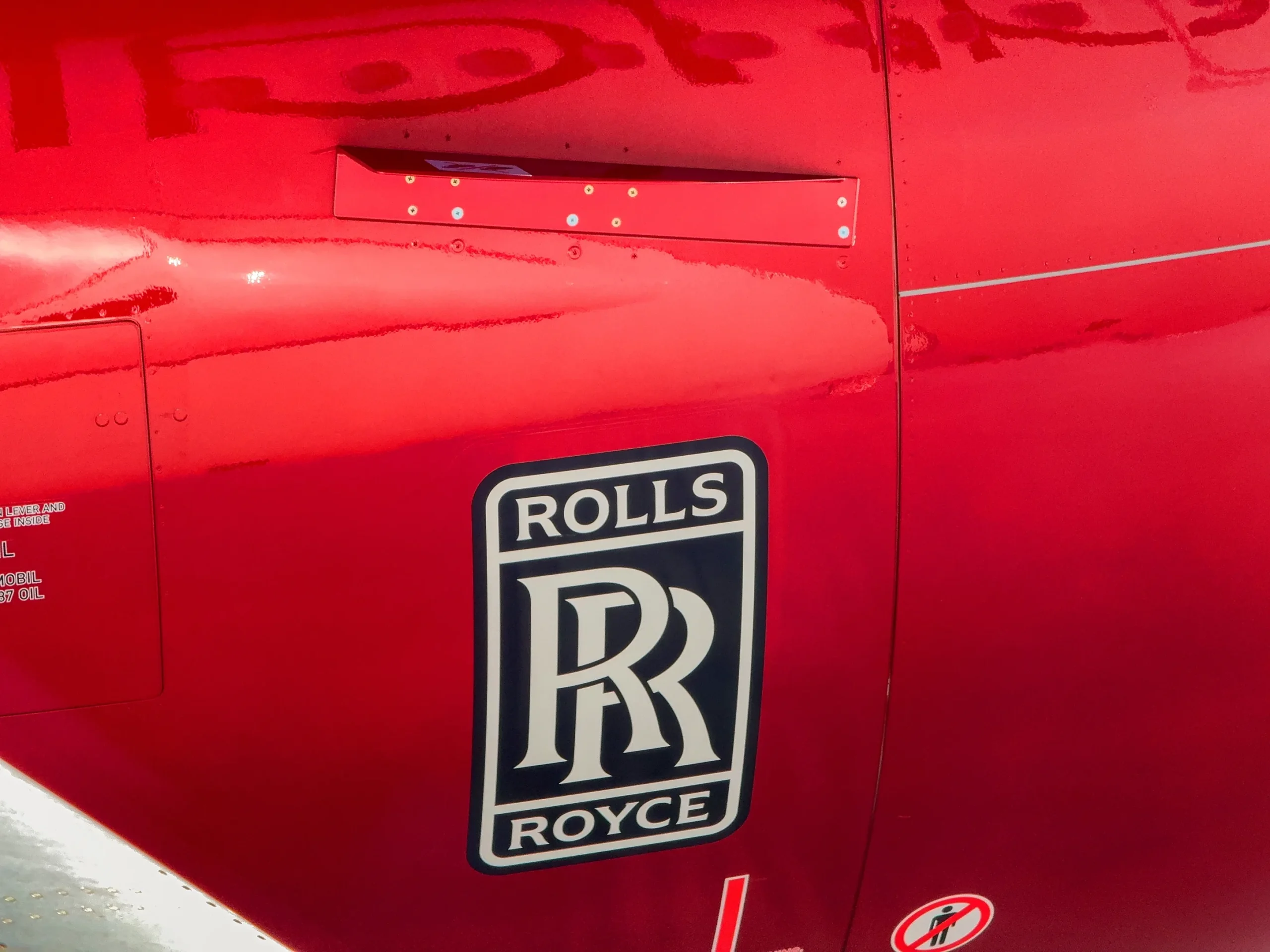 Rolls-Royce desarrolla camiones mineros híbridos para reducir emisiones de CO₂.